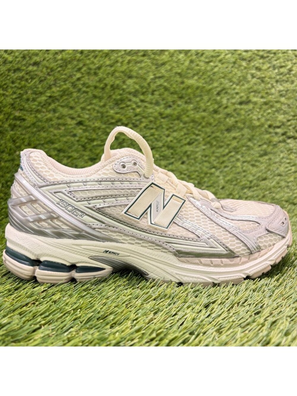 New Balance 1906R Womens Size 6.5D Gray White Athletic Running Shoes Sneakers